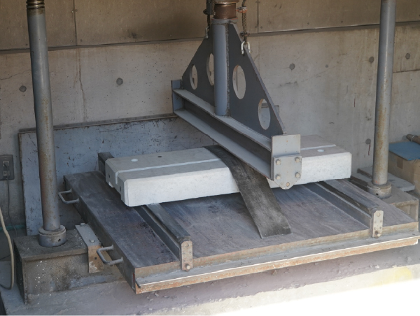 曲げ強度試験の様子